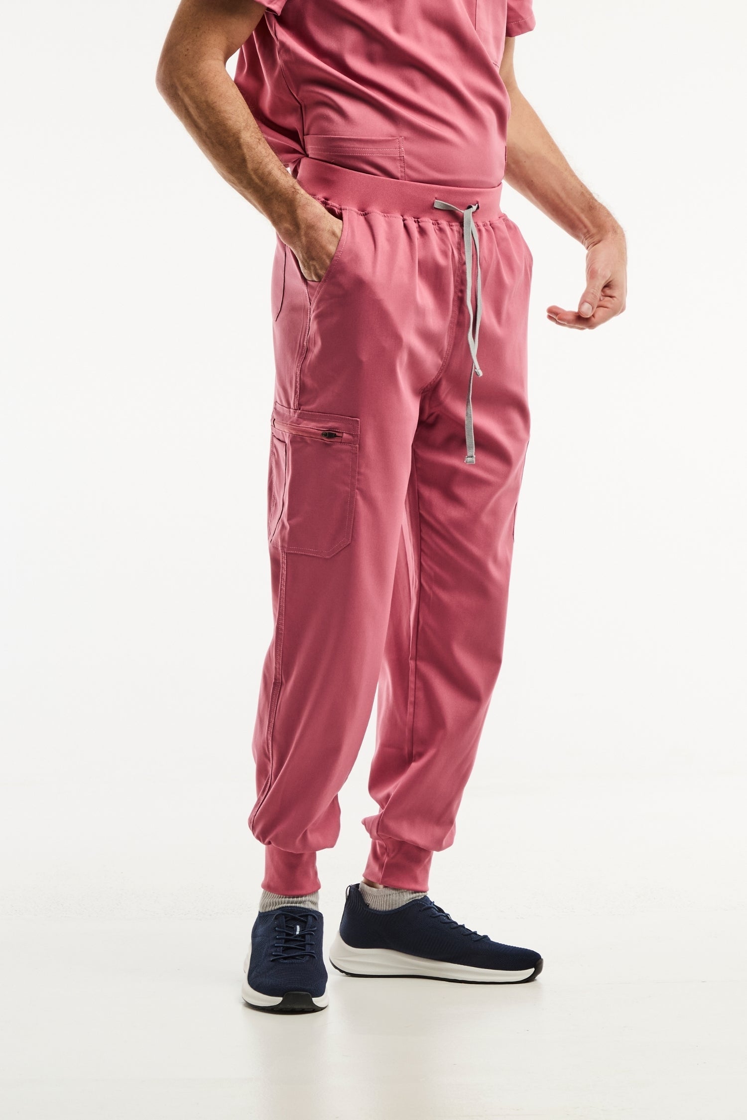 Pantalon médical jogger rose LUCA pour homme, idéal pour un confort optimal au travail