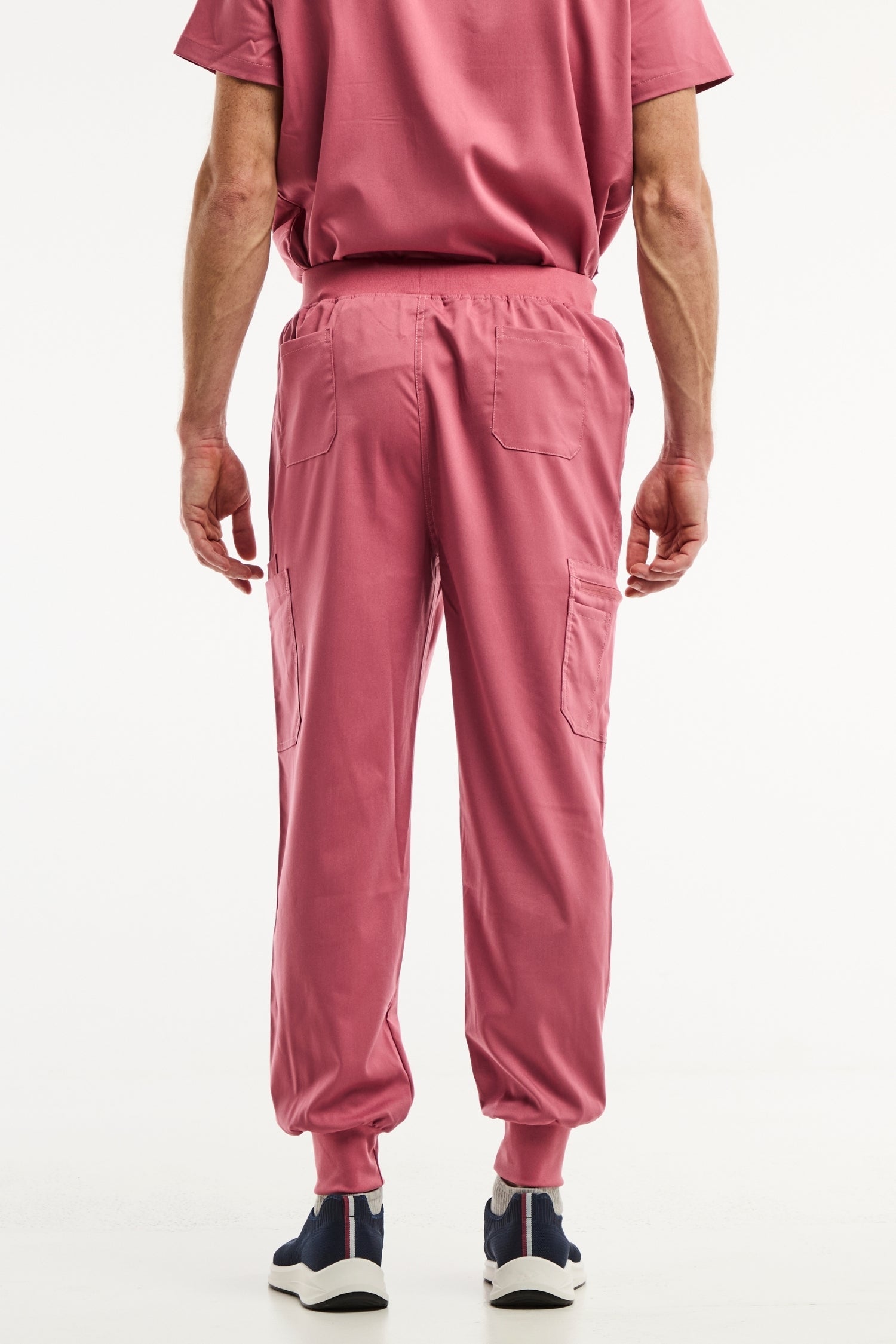Pantalon médical jogger LUCA en rose pour homme, idéal pour le confort au travail
