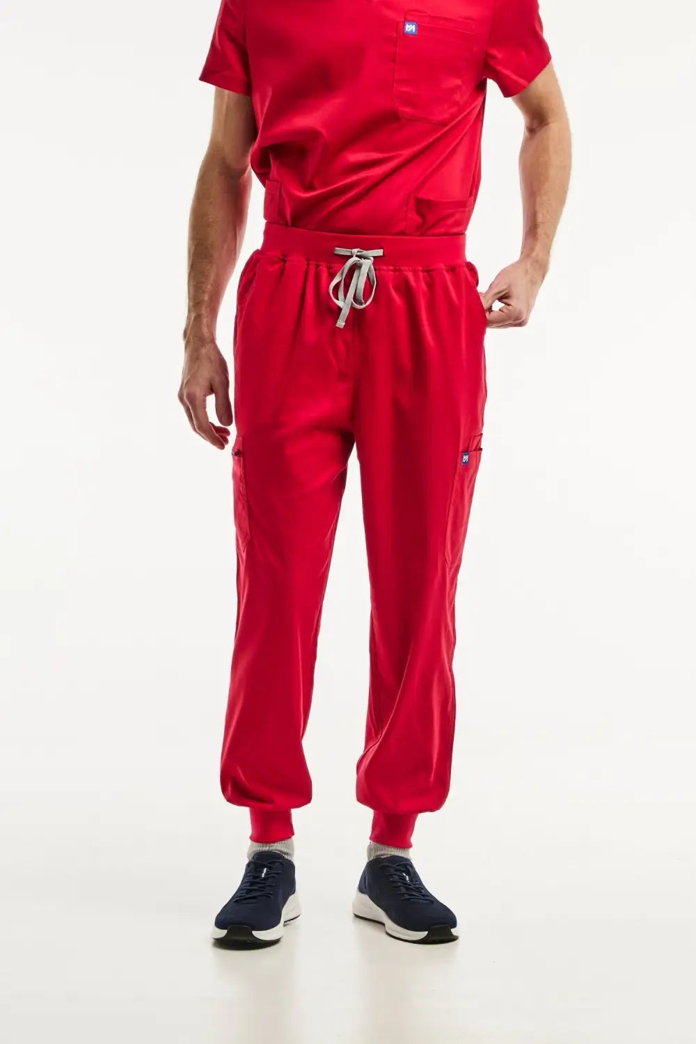 Pantalon médical jogger LUCA rouge avec cordelette blanche et ourlets élastiques