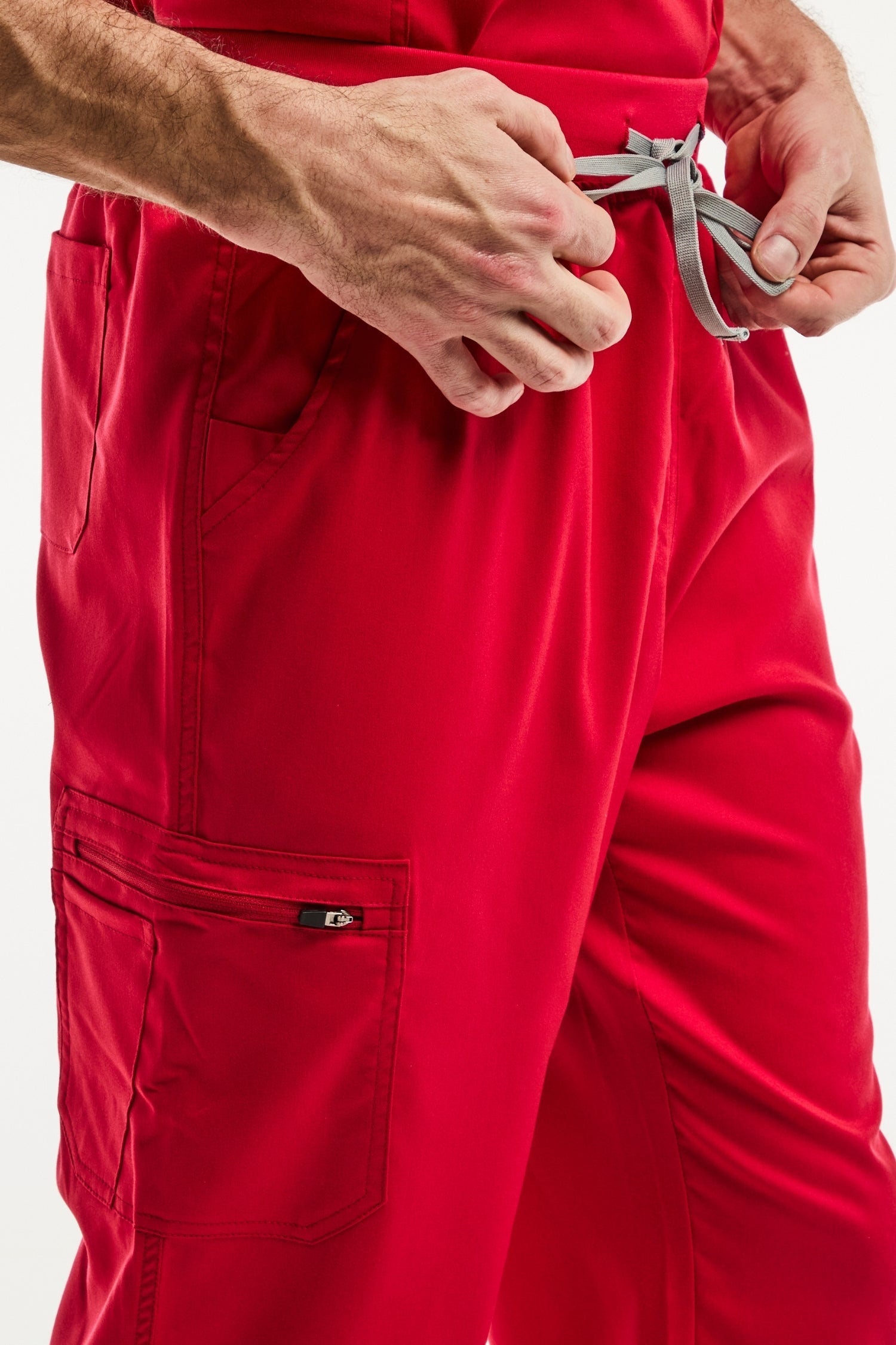 Pantalon médical jogger LUCA rouge avec poches multiples