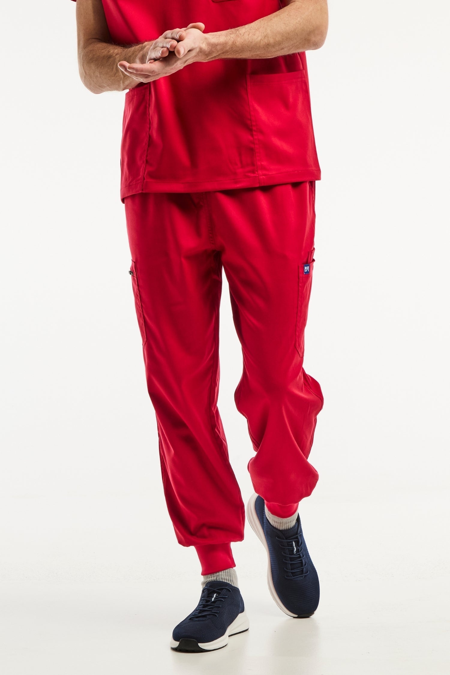 Pantalon médical jogger LUCA homme rouge avec poches latérales