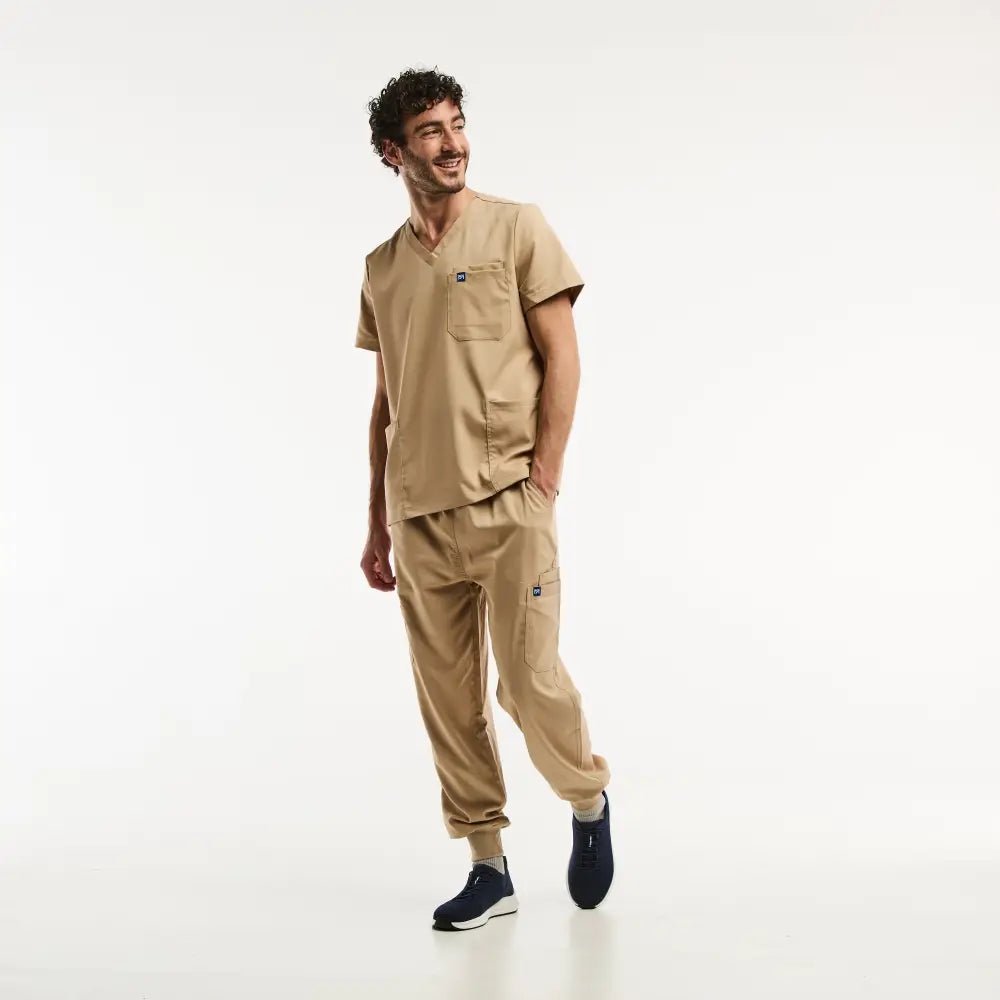 Tan scrub suit in LUCA Jogger ensemble médical complet pour homme en bleu