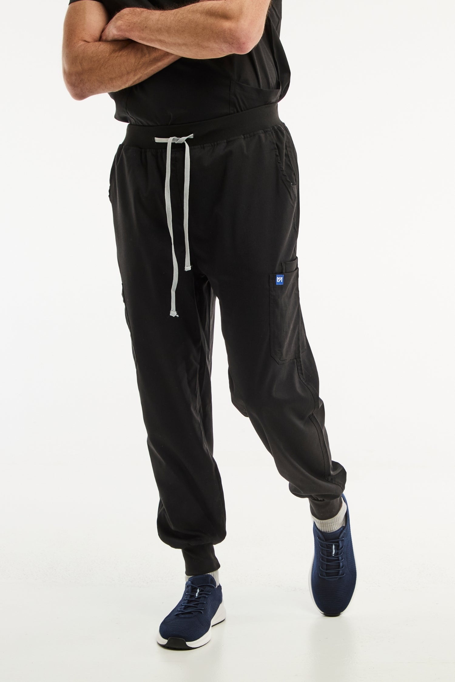 Pantalon médical jogger noir LUCA pour homme, confortable et stylé