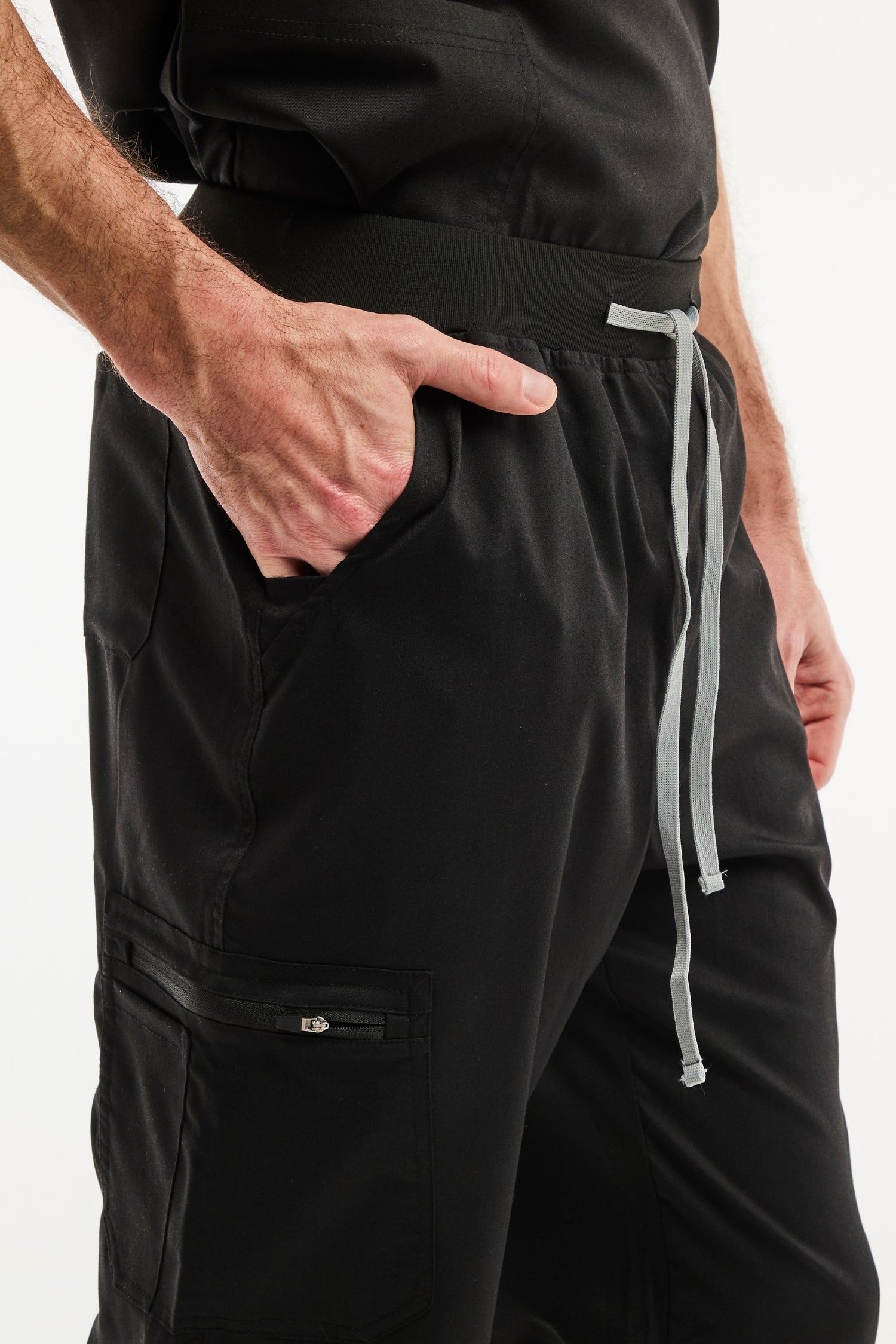 Pantalon médical jogger LUCA noir pour homme, idéal pour le confort au travail