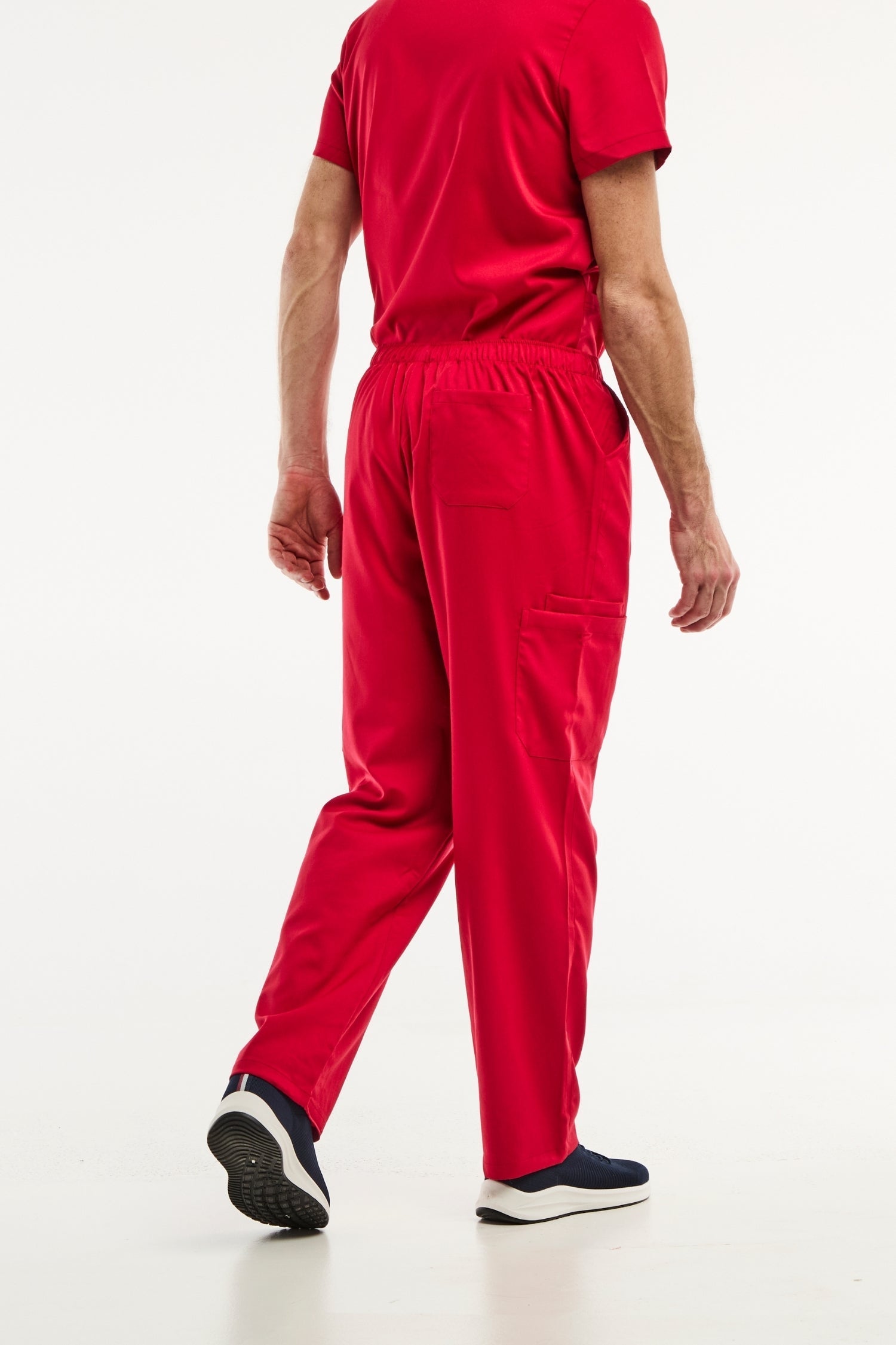 Pantalon médical LUCA en rouge, facile à entretenir pour des uniforms professionnels
