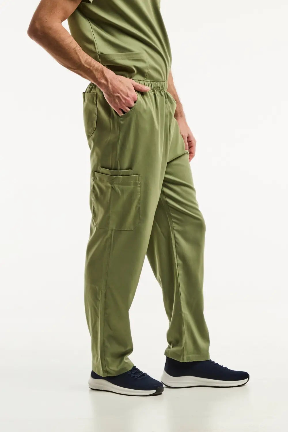 Pantalon médical LUCA vert olive, facile à entretenir pour les uniforms professionnels