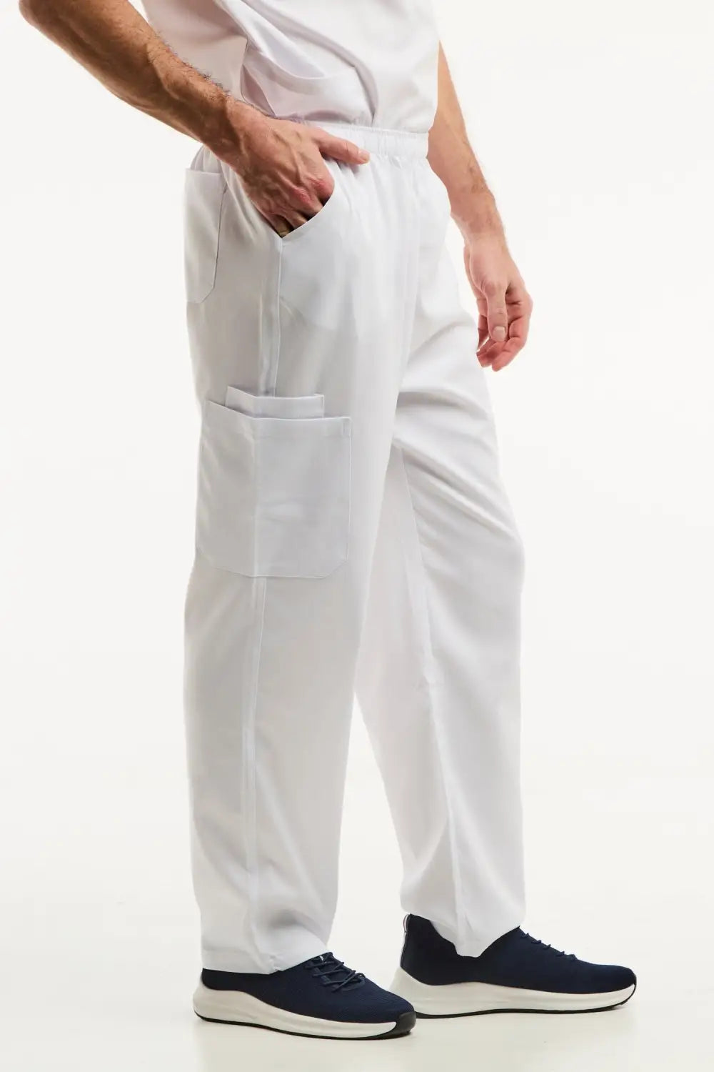 Pantalon classique blanc LUCA pour homme, idéal en ensemble médical avec tunique col
