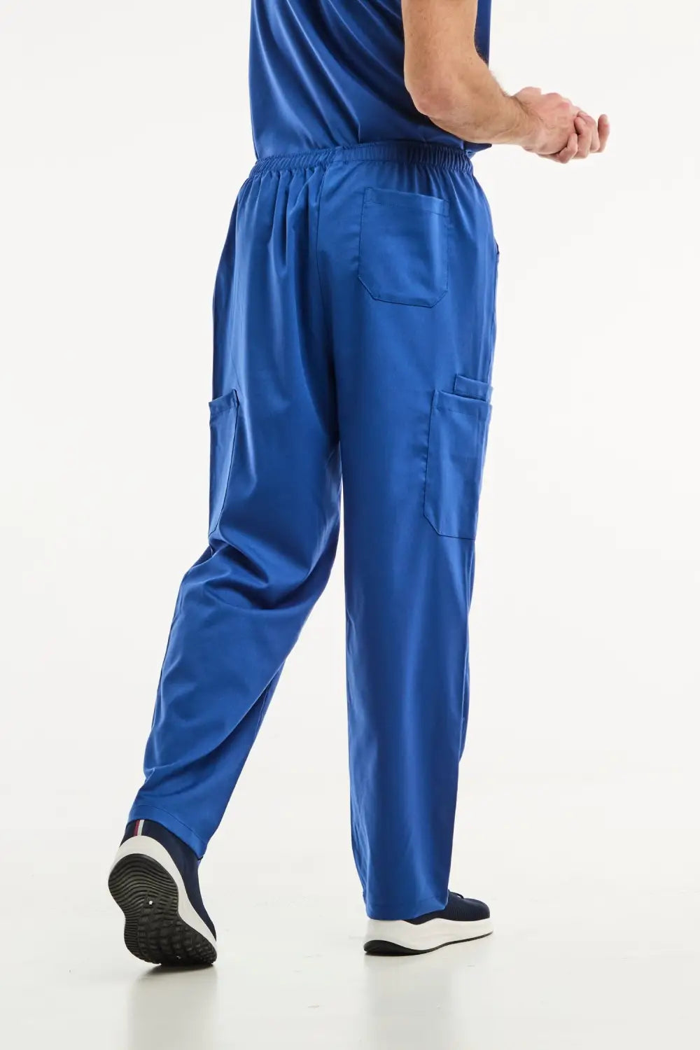 Pantalon classique bleu roi pour homme dans l ensemble médical LUCA, idéal avec tunique col
