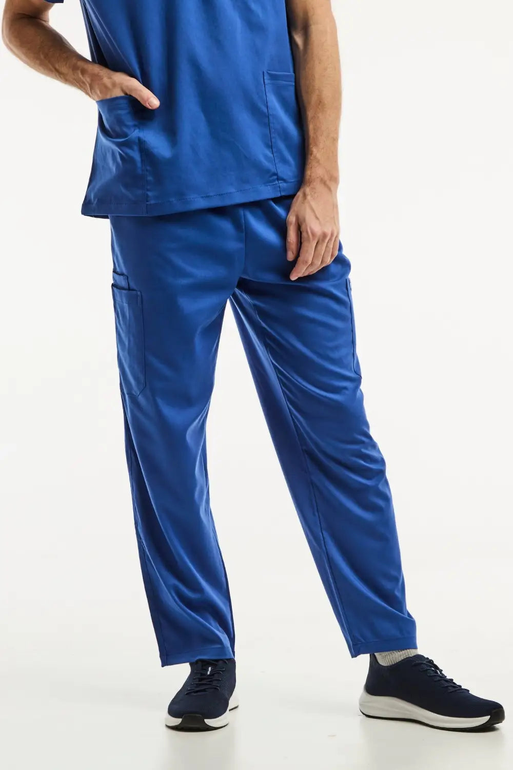 Pantalon classique bleu roi pour ensemble médical, idéal avec tunique col LUCA