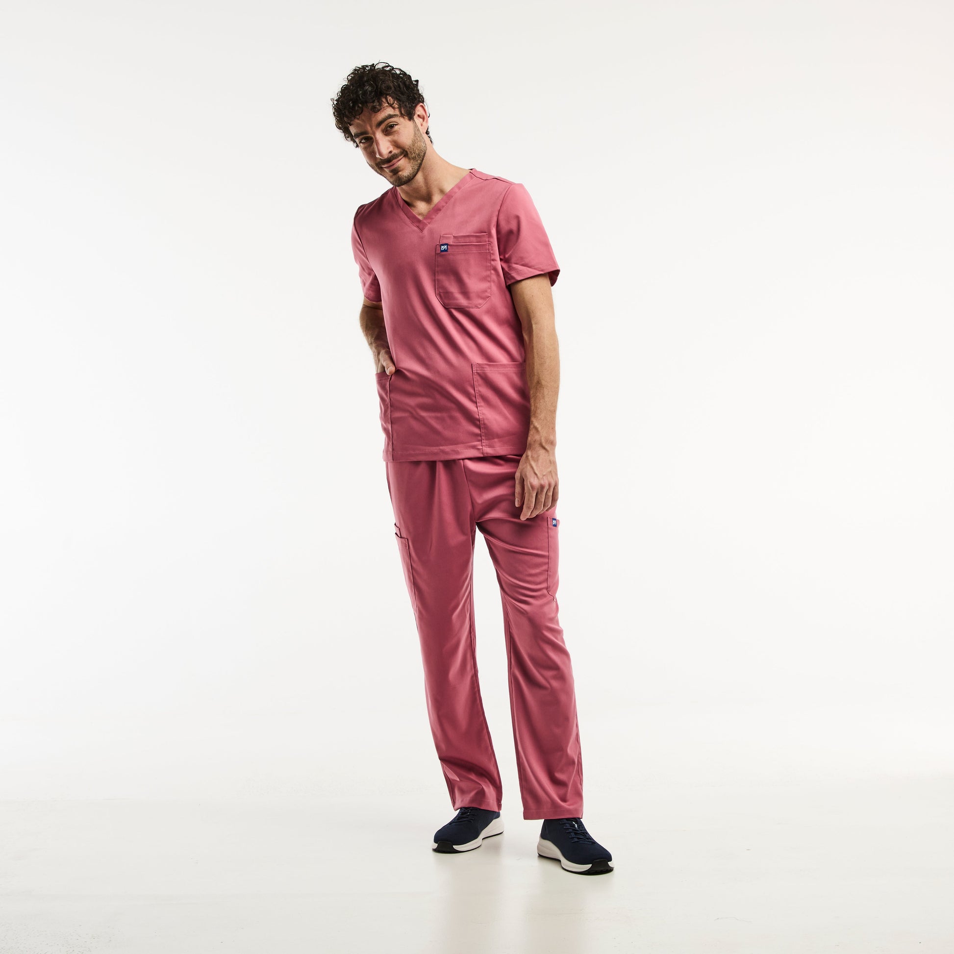 Ensemble médical Maroon avec tunique col répondant aux exigences professionnelles