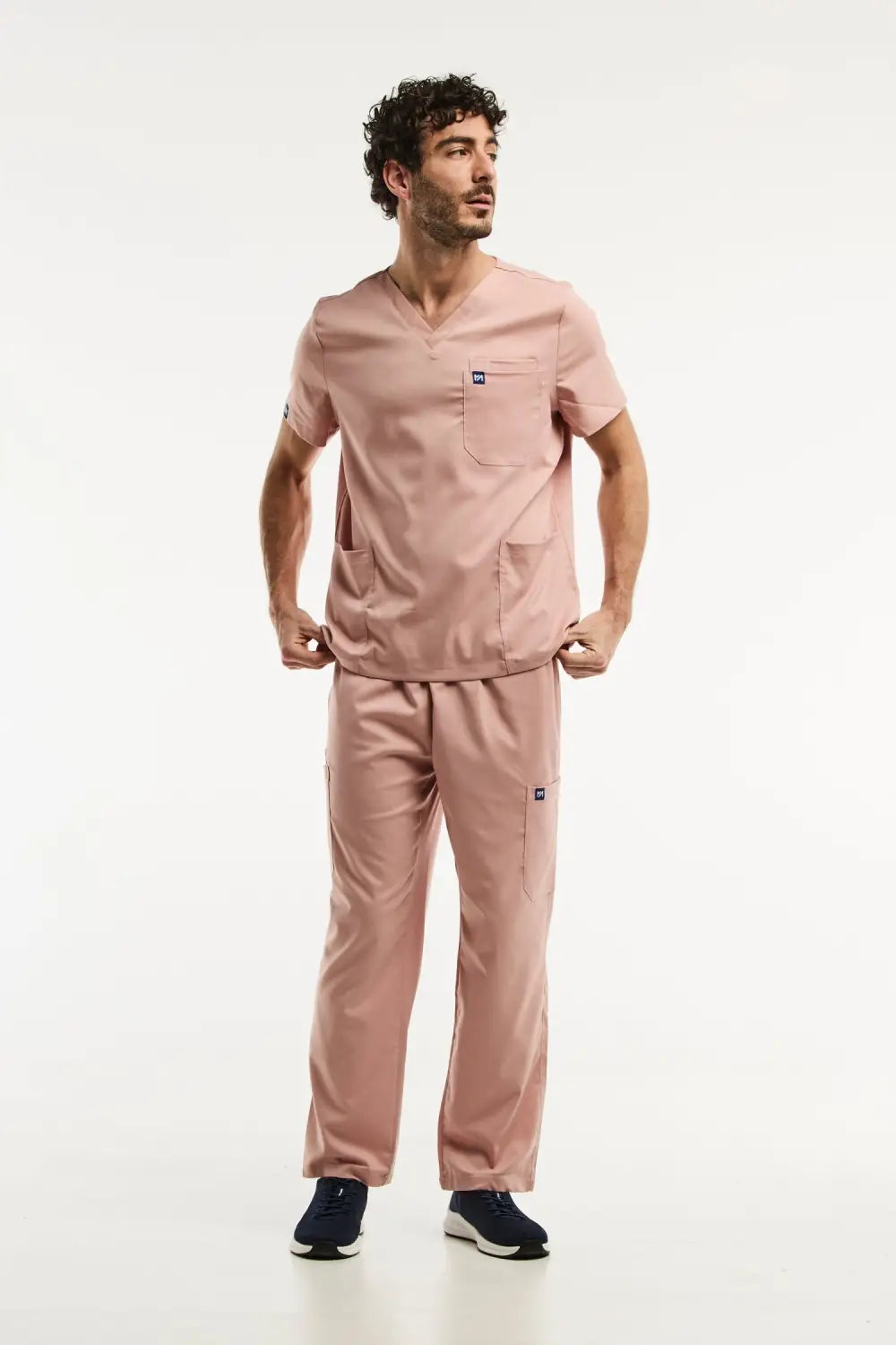 Ensemble médical LUCA homme avec pantalon classique et tunique col en rose clair