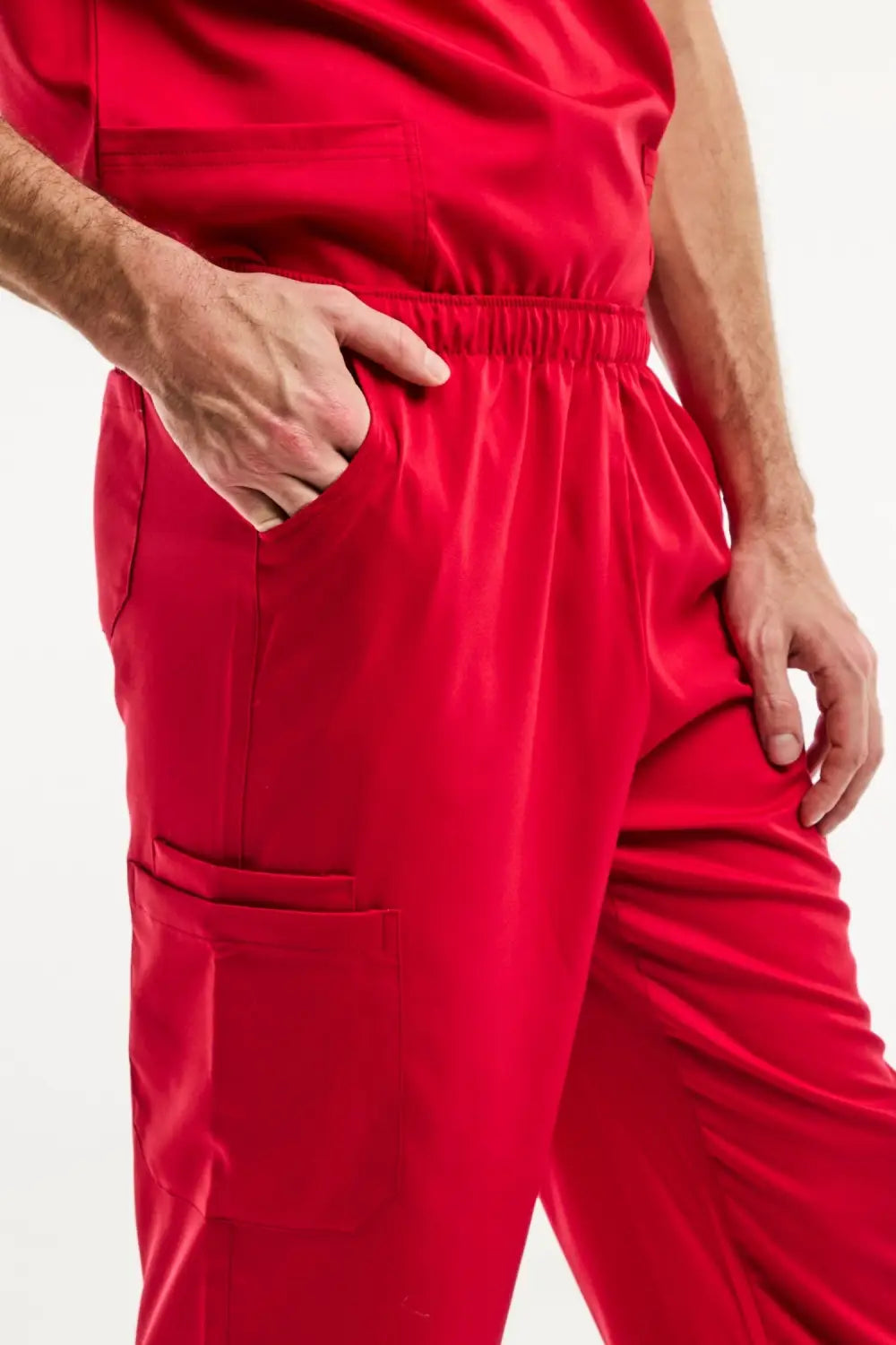 Pantalon classique rouge LUCA pour homme, idéal pour un ensemble médical professionnel
