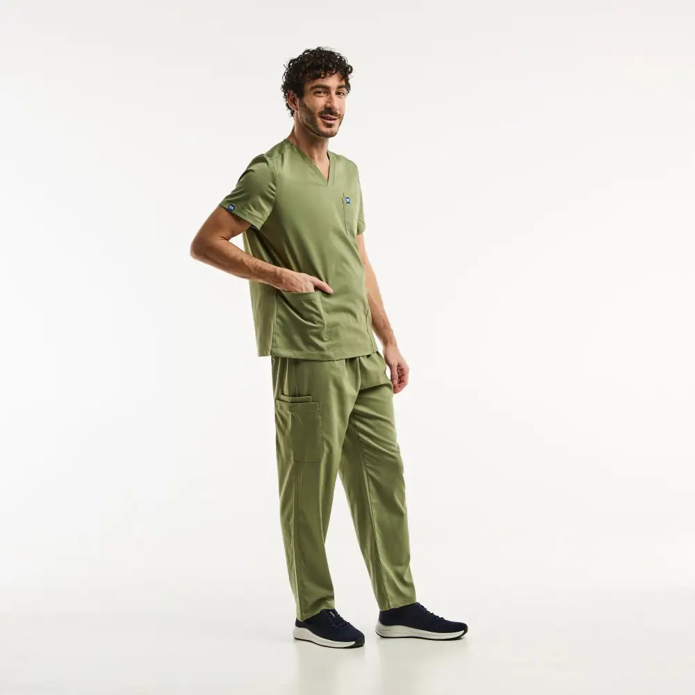 Ensemble médical LUCA en olive vert, tunique col répondant aux exigences professionnelles