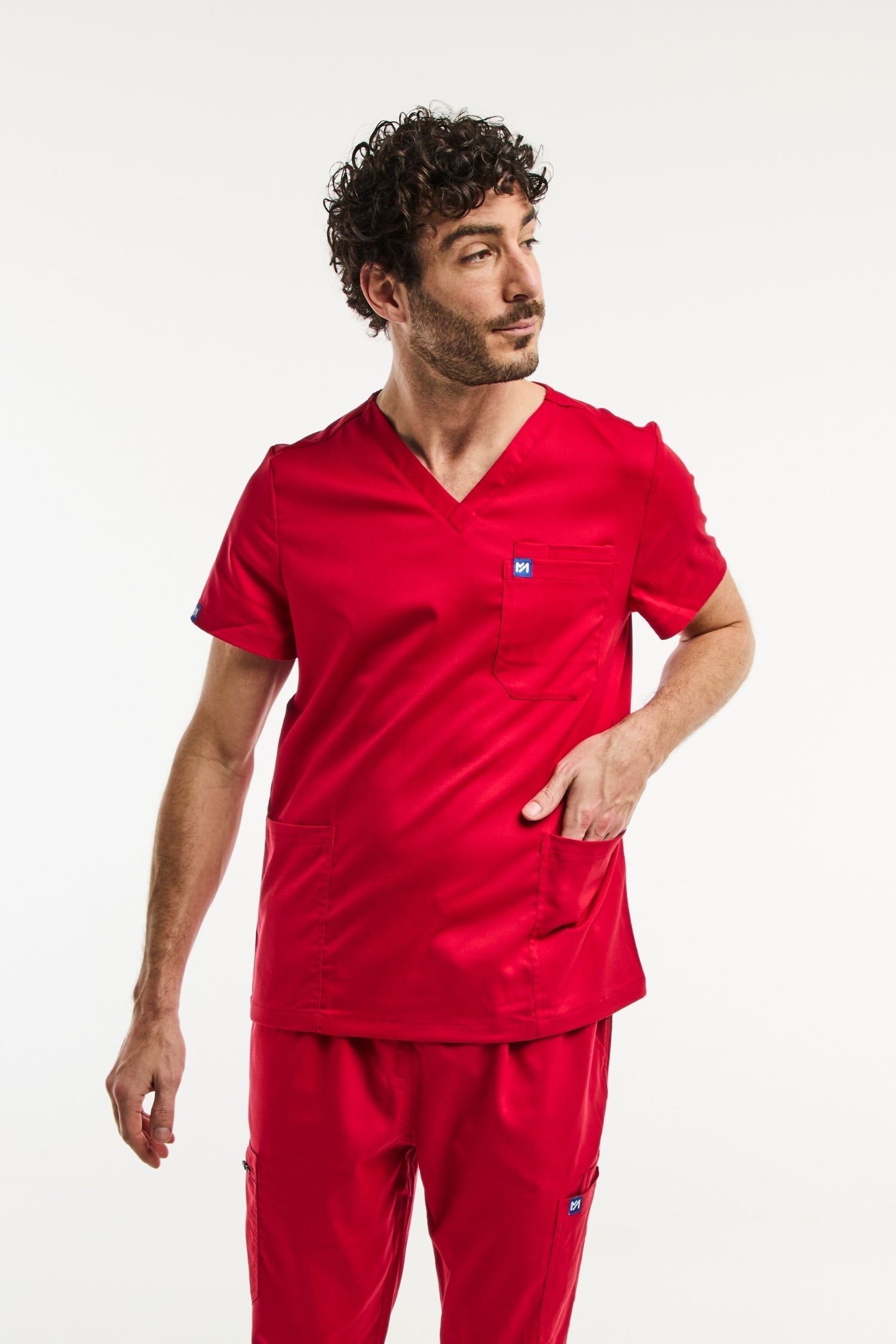 Tunique médicale LUCA rouge col V homme avec poche poitrine