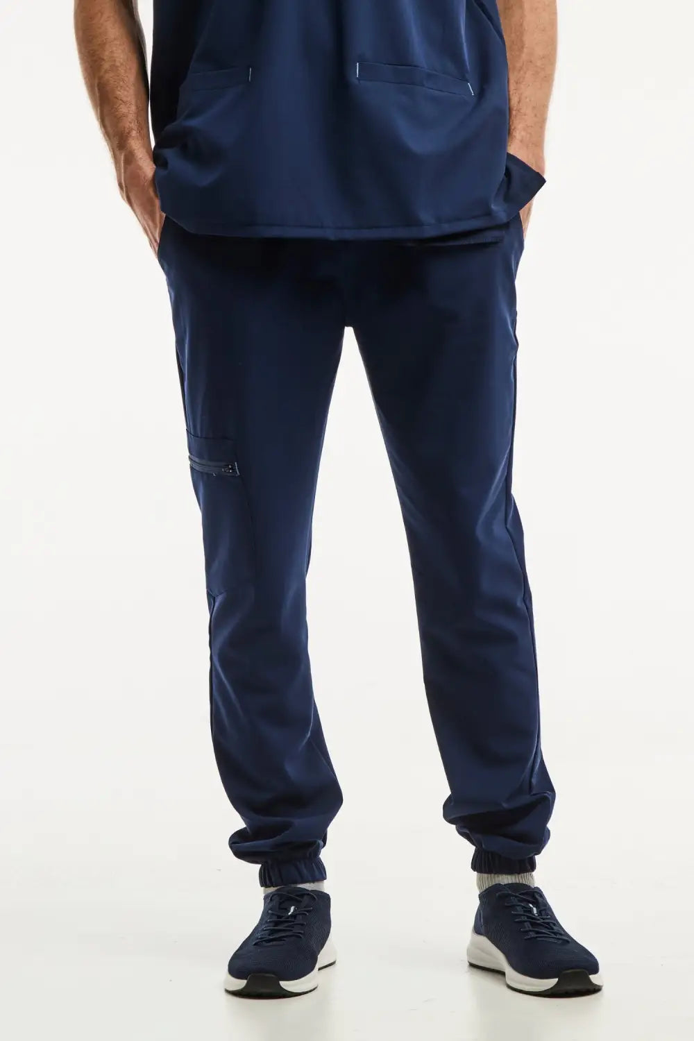 Pantalon médical bleu marine slimfit pour un style professionnel et confortable