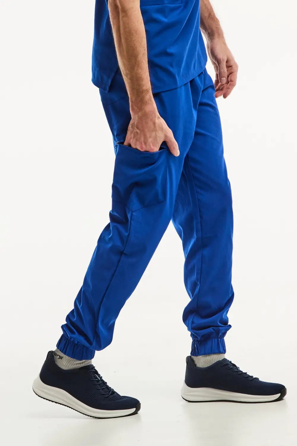 Pantalon médical bleu royal slimfit pour professionnels de santé