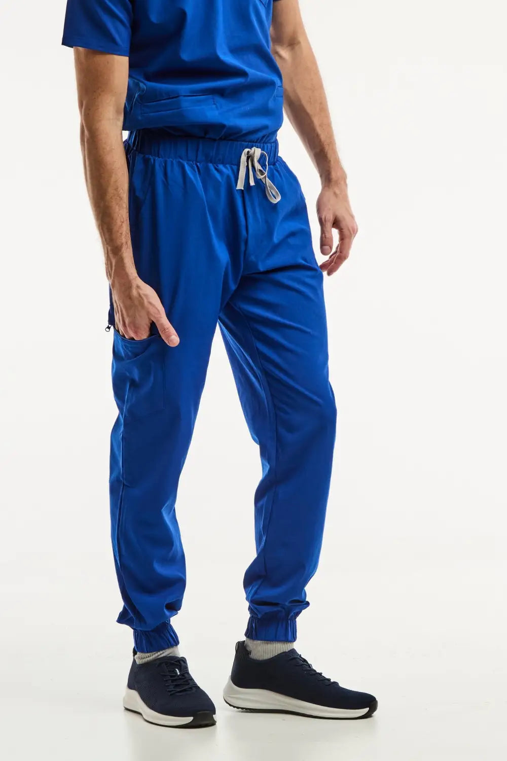 Pantalon médical bleu royal slimfit pour un confort et un style professionnel