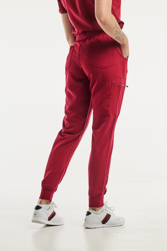 Pantalon médical femme Paris en rouge, élégant et confortable pour le secteur médical