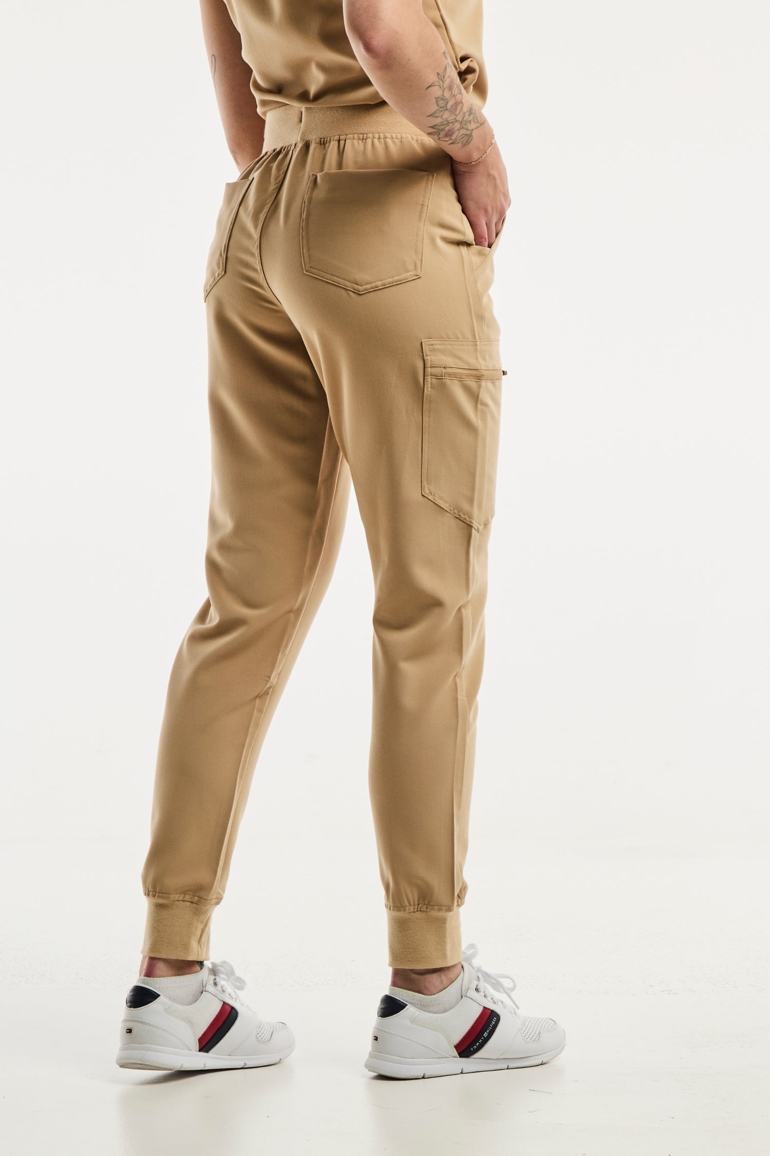 Tan cargo scrub pants Paris - Pantalon Médical Stretch 4 Voies pour femme en beige