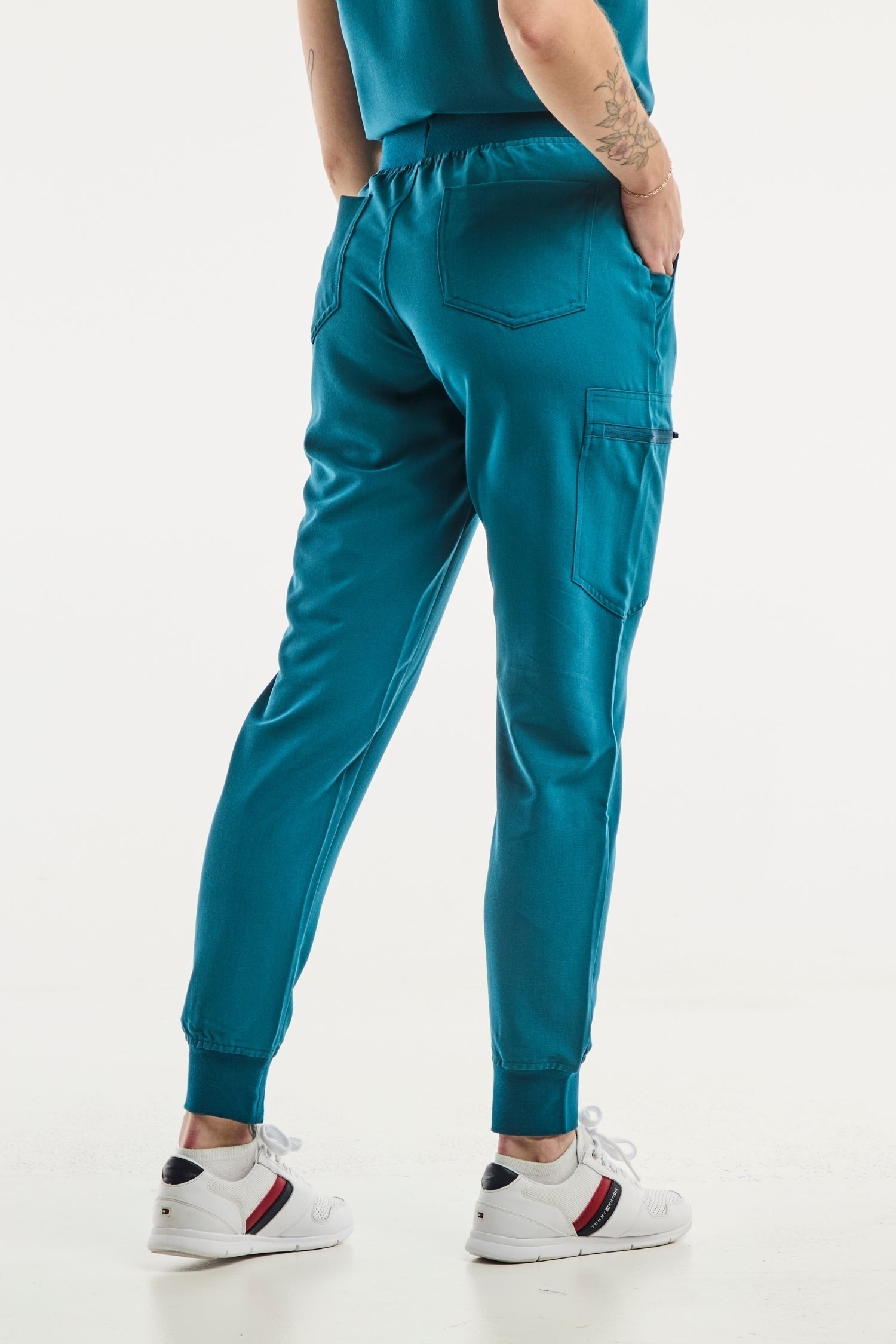 Pantalon médical femme Paris en teal, idéal pour le confort et le style professionnel