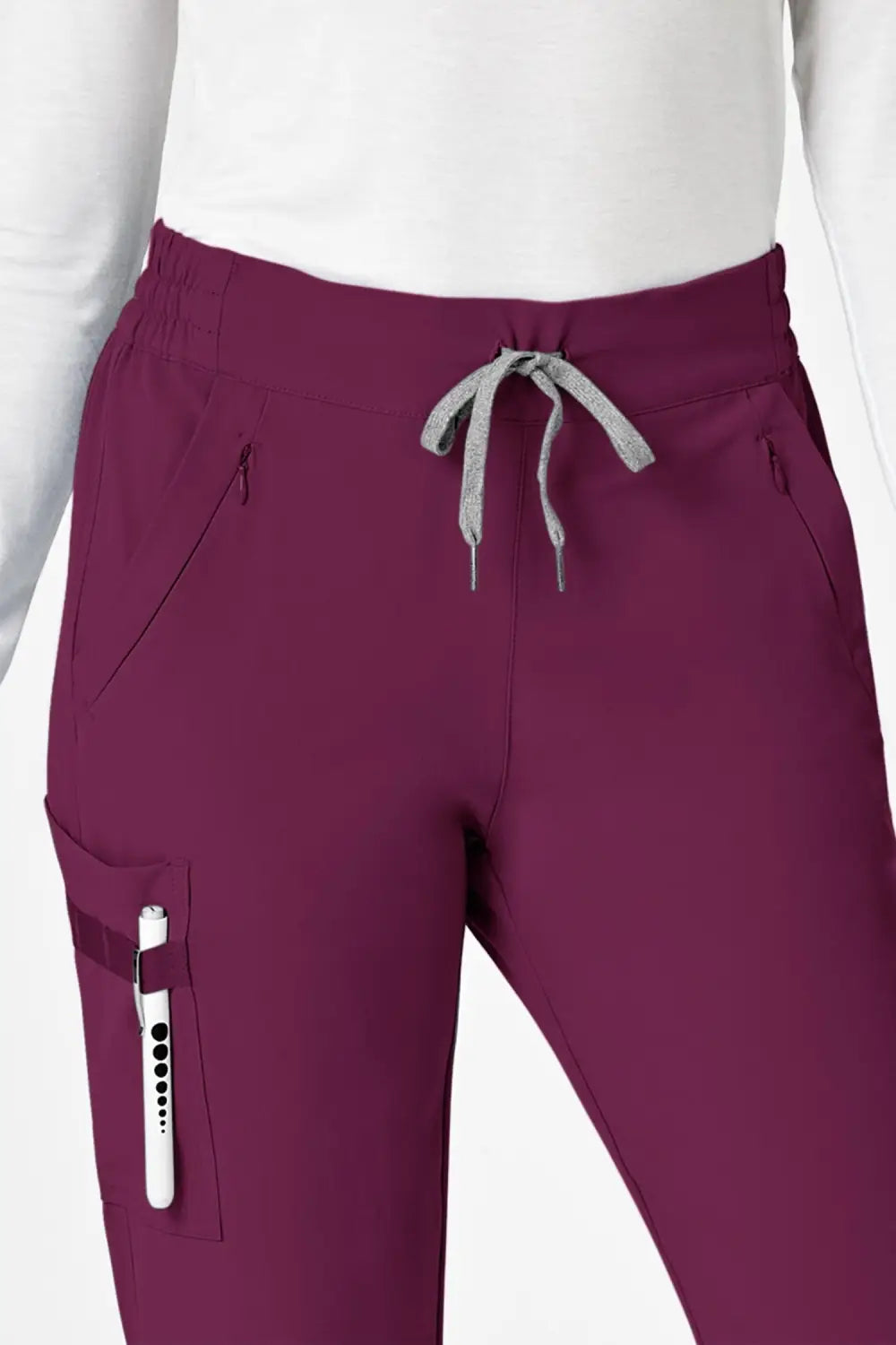 Pantalon médical femme bordeaux moderne avec poches cargo et poches classiques