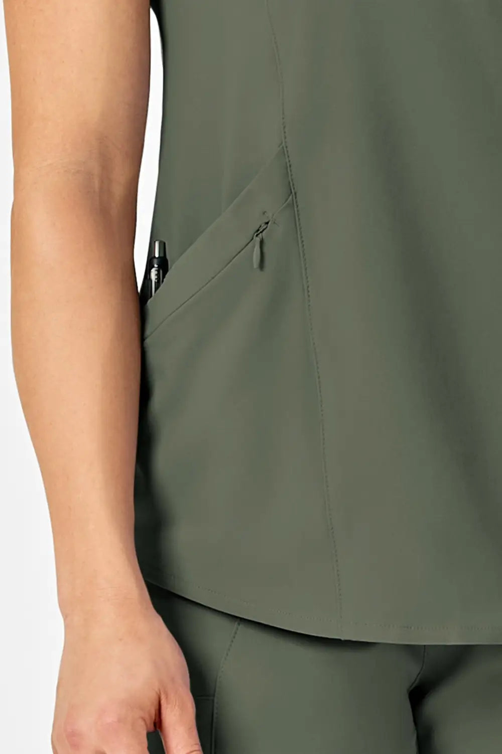 Vue arrière de la tunique médicale femme olive en polyester spandex pour tenues médicales