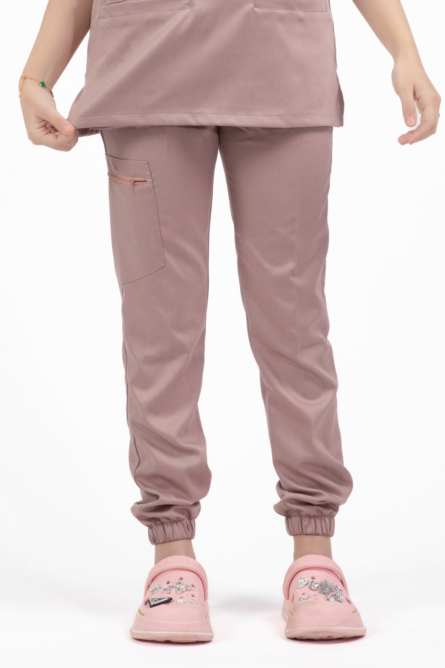 Femme en tenue médicale Slimfit NEW - Pantalon médical rose