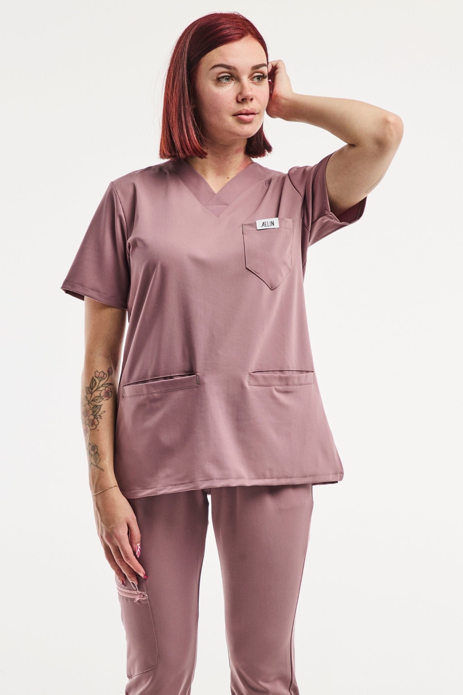 Mauve uniforme médical Slimfit NEW Tenue médicale - Rose présentée en détail