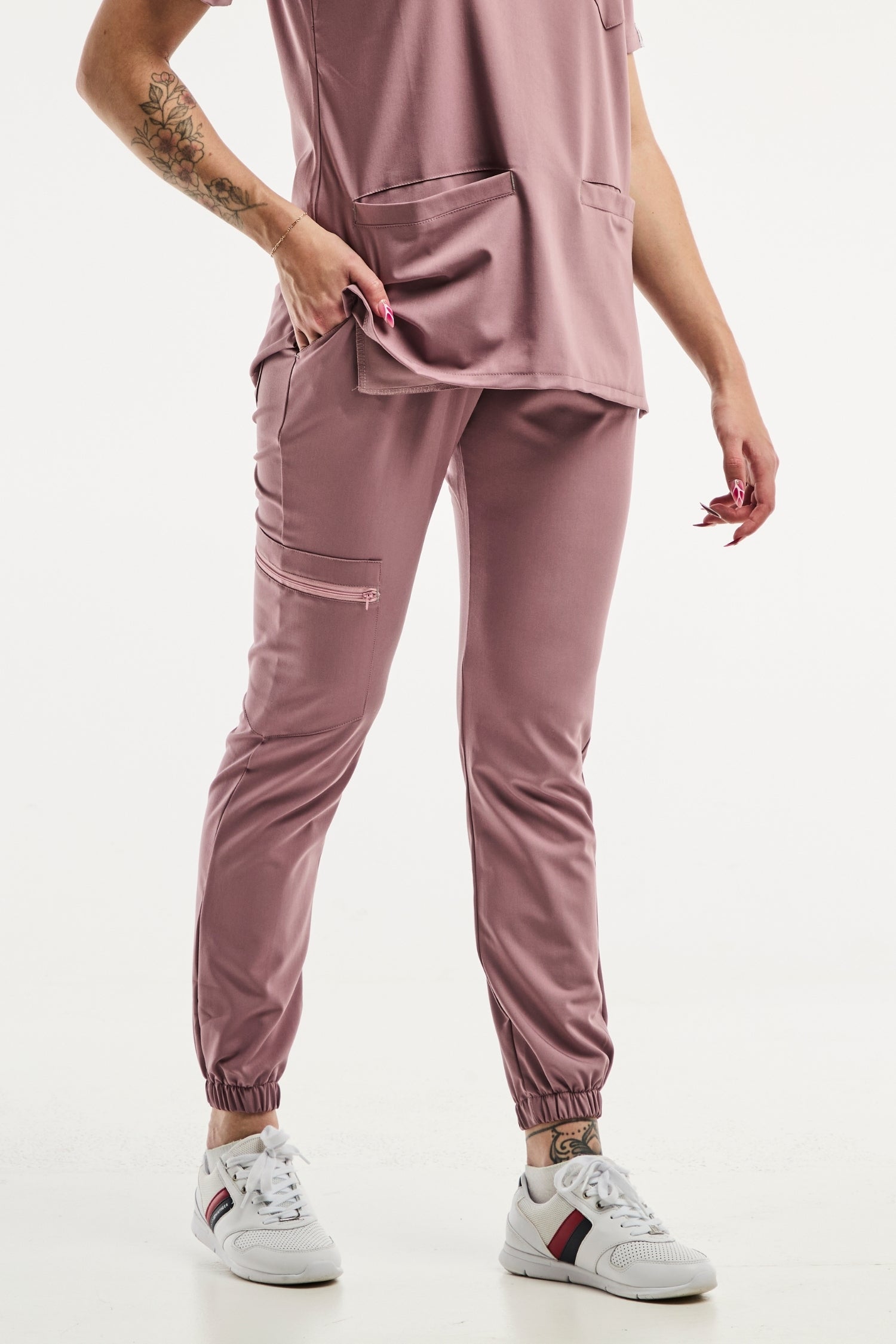 Pantalons de scrub rose poussiéreux Slimfit New pour uniforme médical élégant