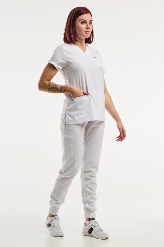 Femme en uniforme médical Slimfit, tenue médicale blanche, édition limitée