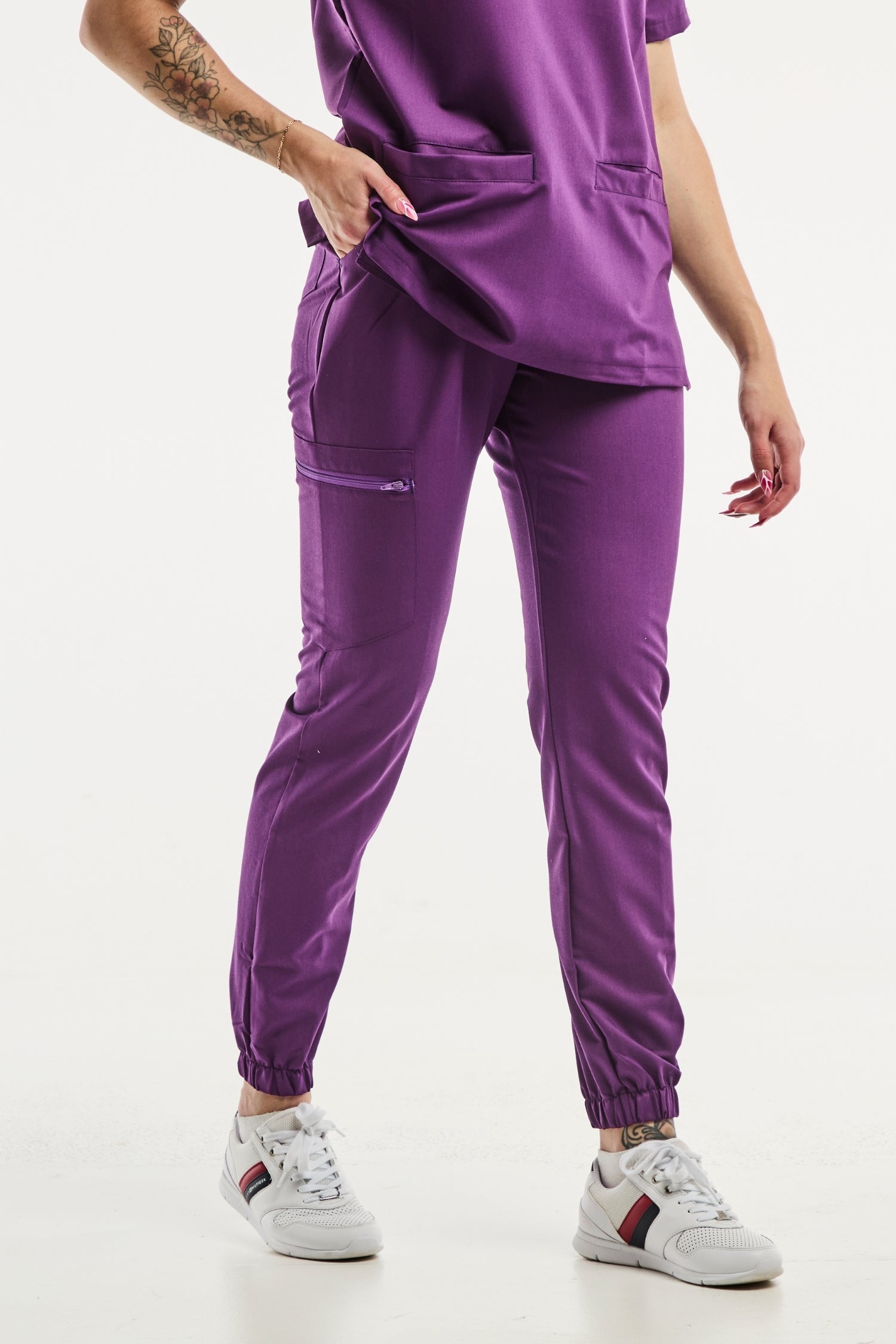 Pantalon de scrub violet Slimfit, uniforme médical avec trois poches et d’une blouse