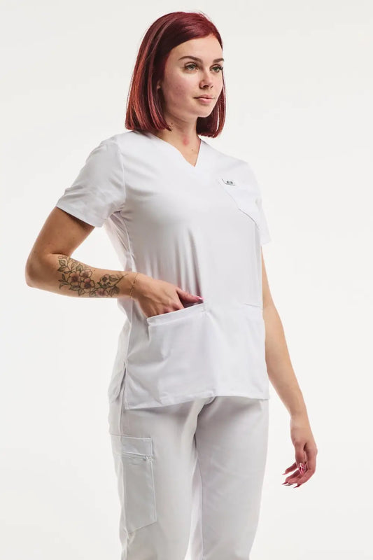 Tunique médicale slim blanche en série limitée, idéale pour un look professionnel