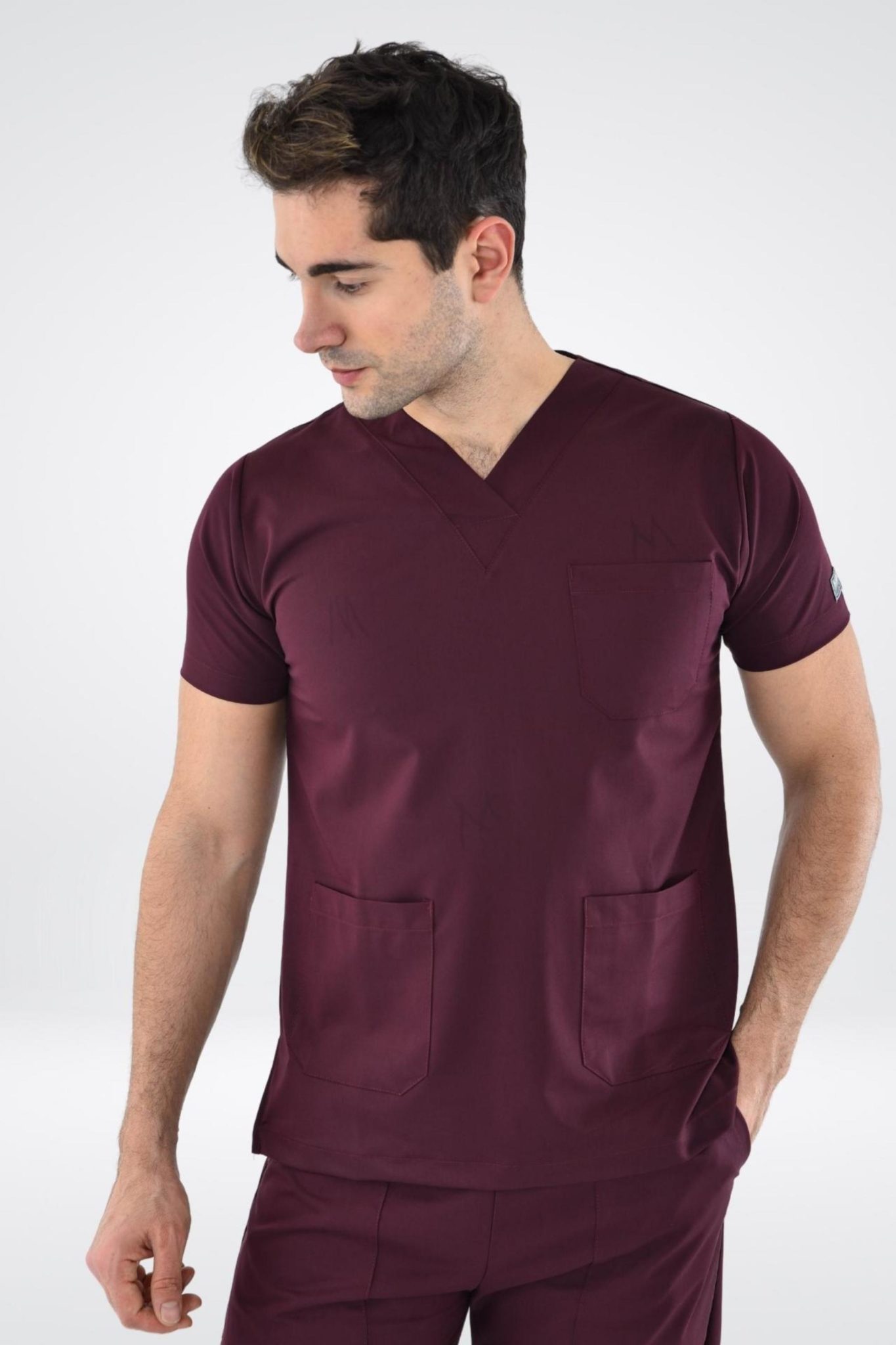 Homme portant une blouse de l’uniforme médical Tenue médicale - Bordeaux, Confort